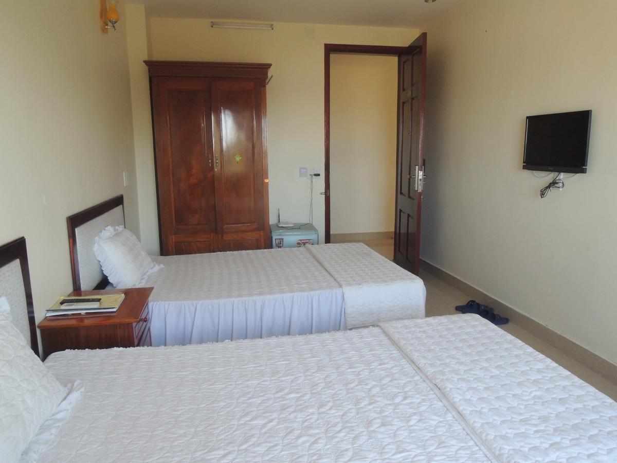 Ngan Ha Hotel Dong Hoi Esterno foto