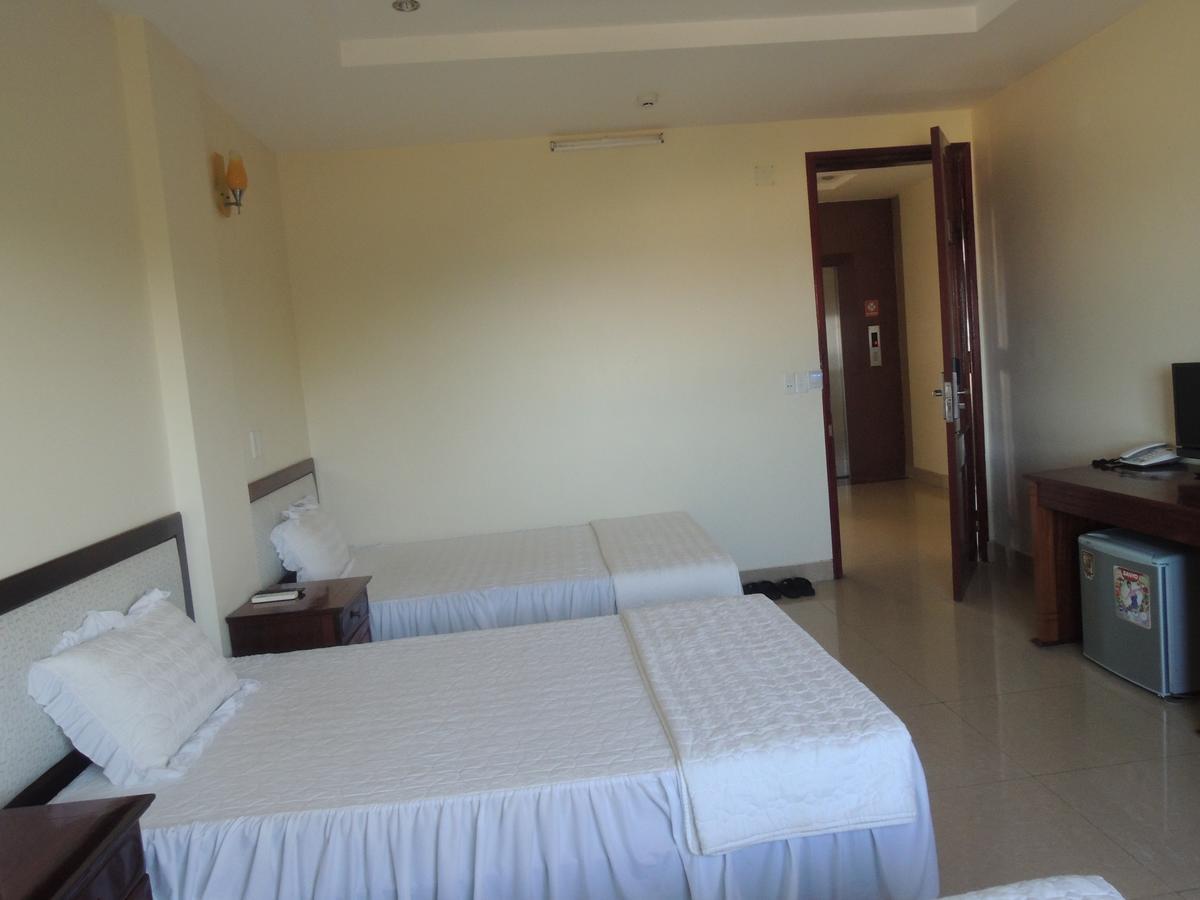 Ngan Ha Hotel Dong Hoi Esterno foto